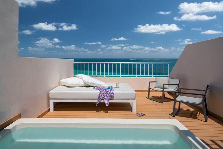 Luxury Suite with Rooftop Terrace at the Best Resort in Cancun Mexico