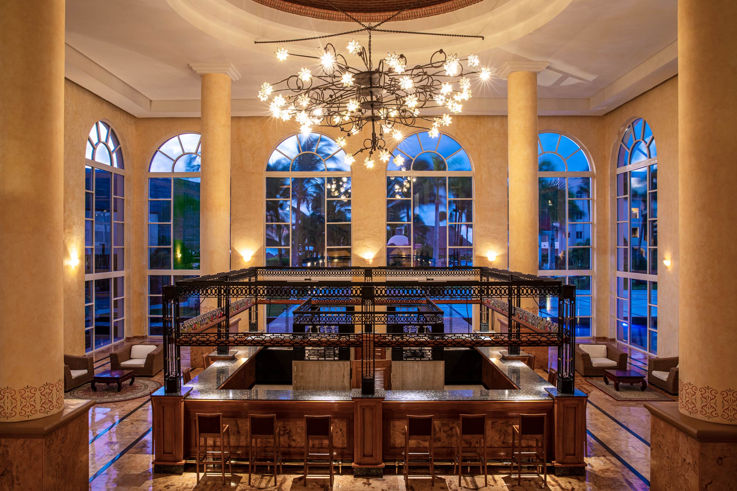 Bar en el Lobby de Excellence Riviera Cancún